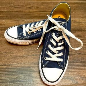 Converse All Star women’s sneaker size 7